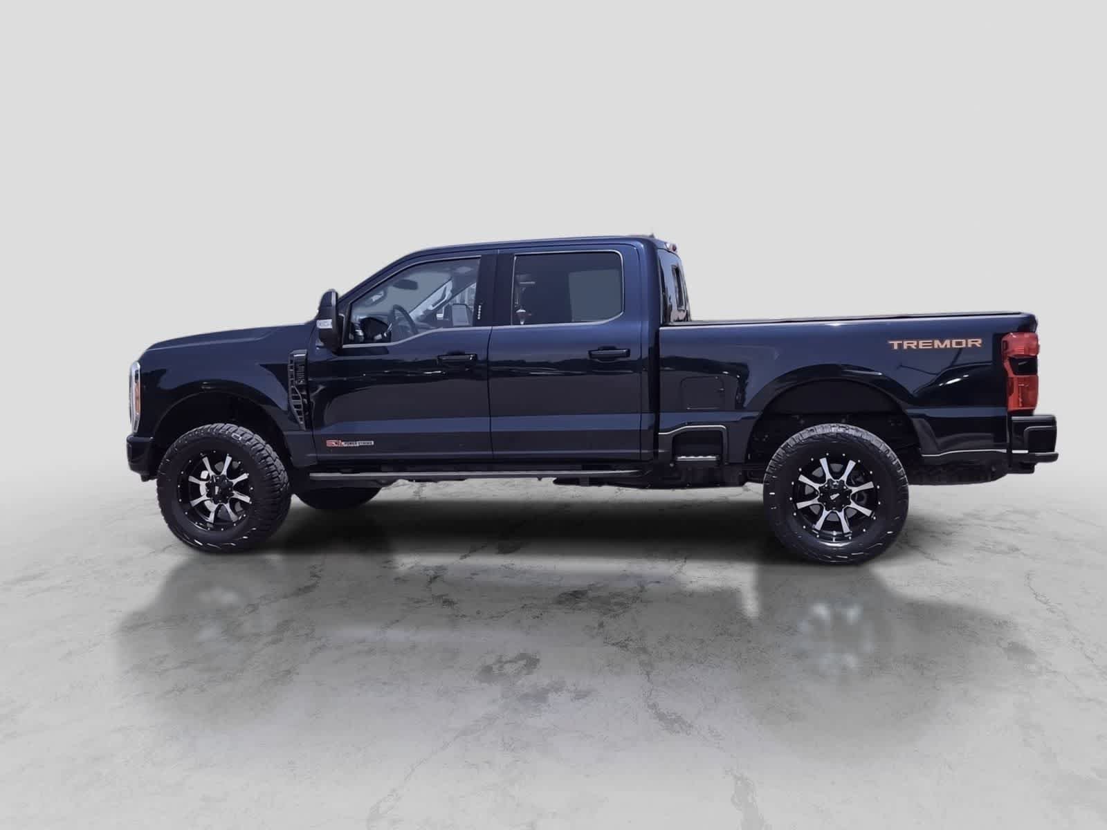 Used 2023 Ford F350 Lariat w/ Lariat Ultimate Package AWD/4WD image 5
