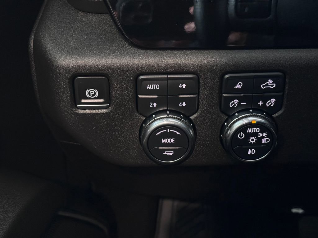 Certified 2025 GMC Sierra 2500 SLT image 22