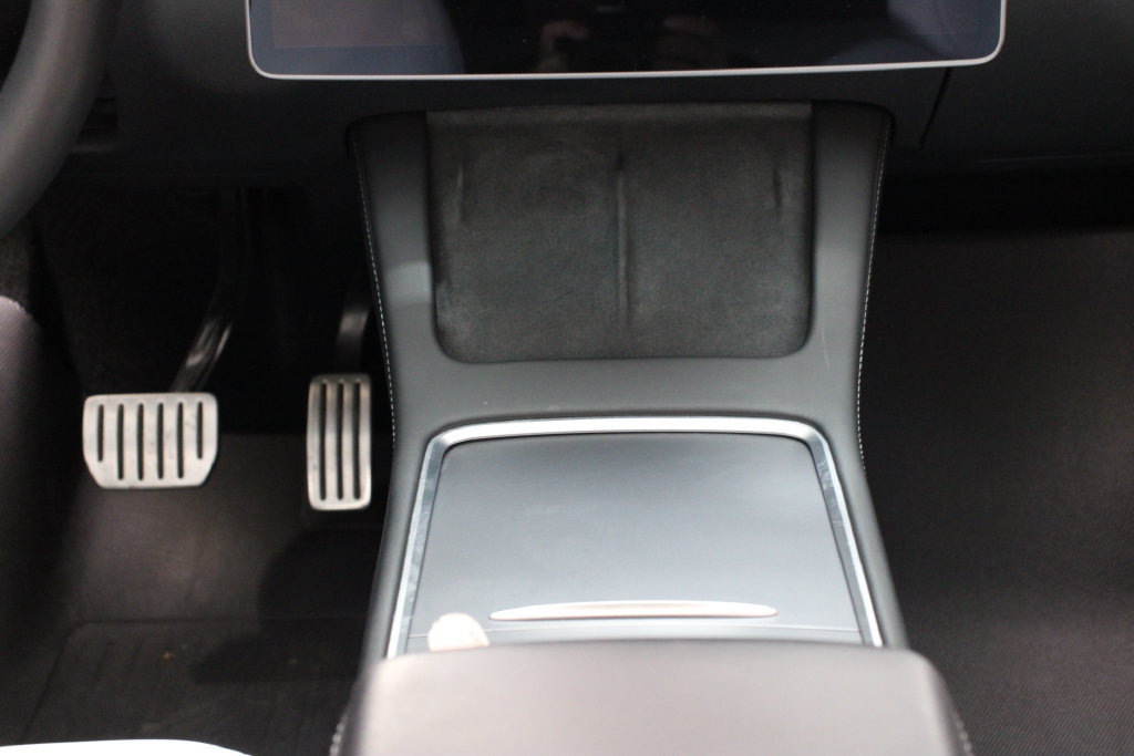 Used 2023 Tesla Model Y Performance AWD/4WD image 16