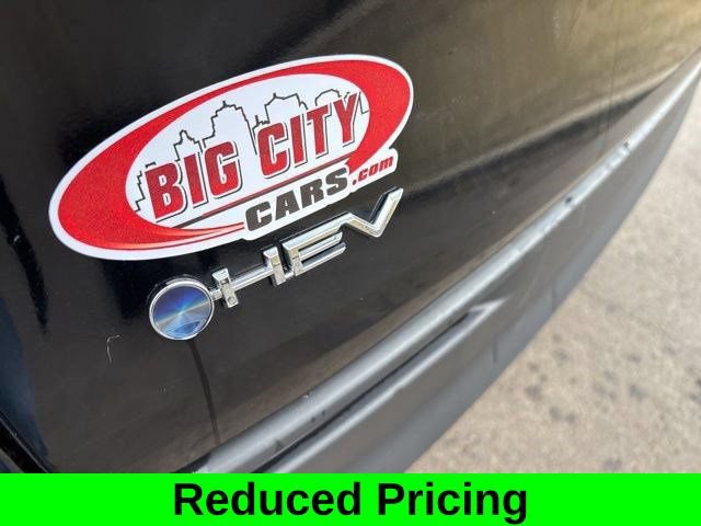 Used 2025 Toyota Sienna LE FWD image 41