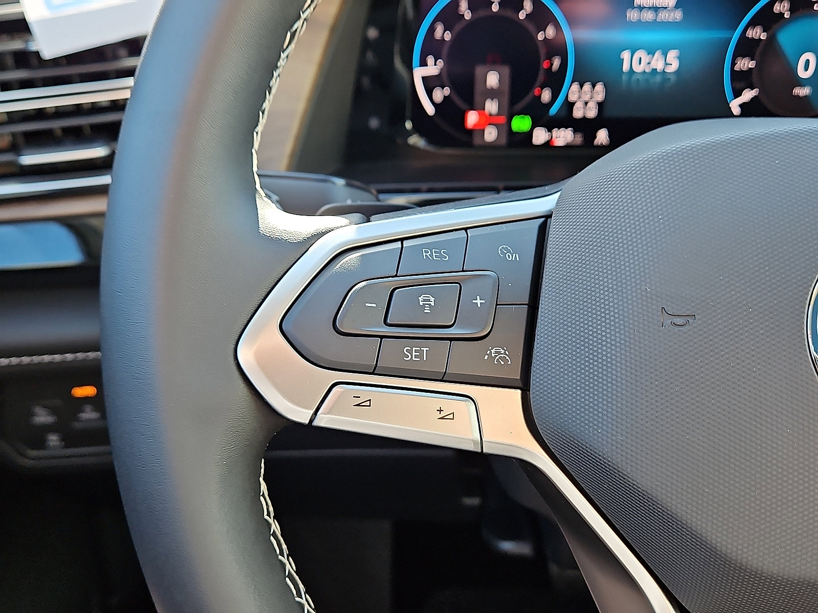 New 2026 Volkswagen Atlas SE image 18