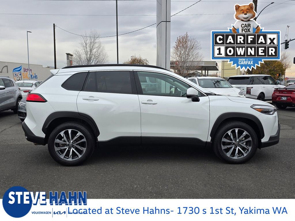 Used 2024 Toyota Corolla Cross XLE w/ Convenience Package image 6