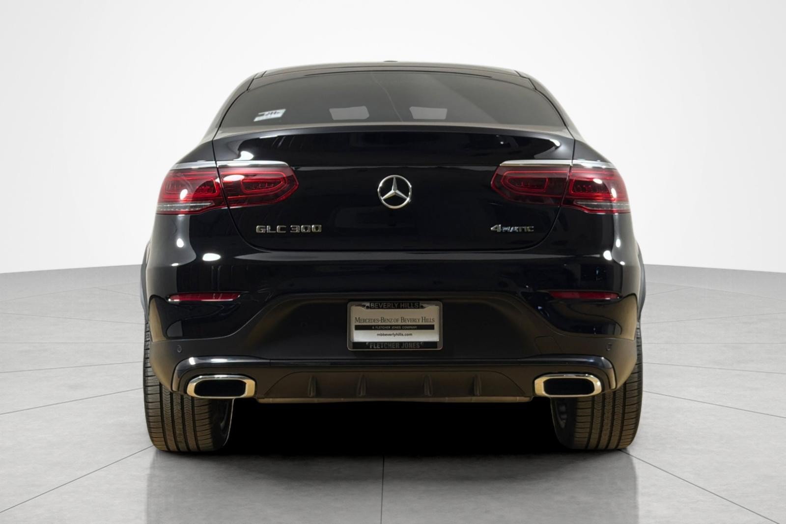 Used 2022 Mercedes-Benz GLC 300 4MATIC Coupe image 4