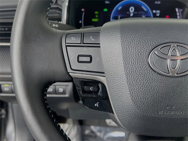 Used 2025 Toyota Camry SE image 16