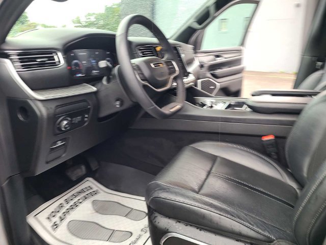 Used 2023 Jeep Wagoneer Series III w/ Preferred Equipment Group AWD/4WD image 15