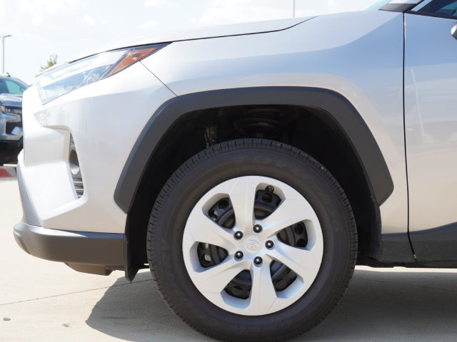 Used 2025 Toyota RAV4 LE AWD/4WD image 7