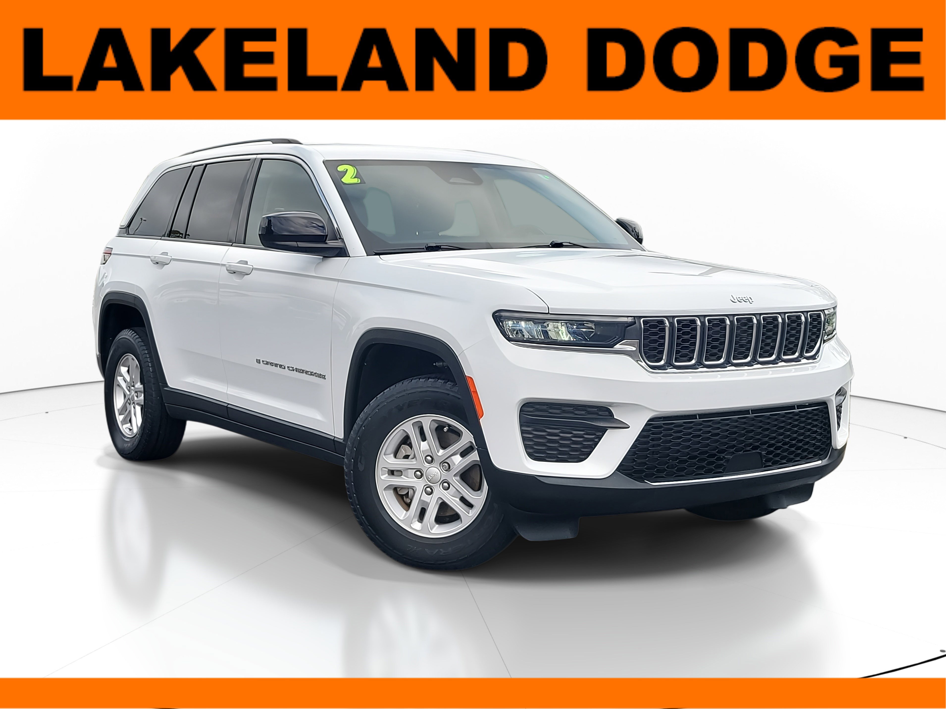 Used 2022 Jeep Grand Cherokee Laredo w/ Luxury Tech Group I