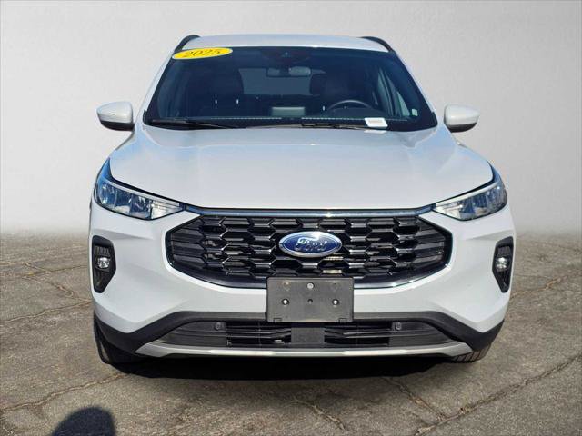 Used 2025 Ford Escape ST-Line Select AWD/4WD image 8