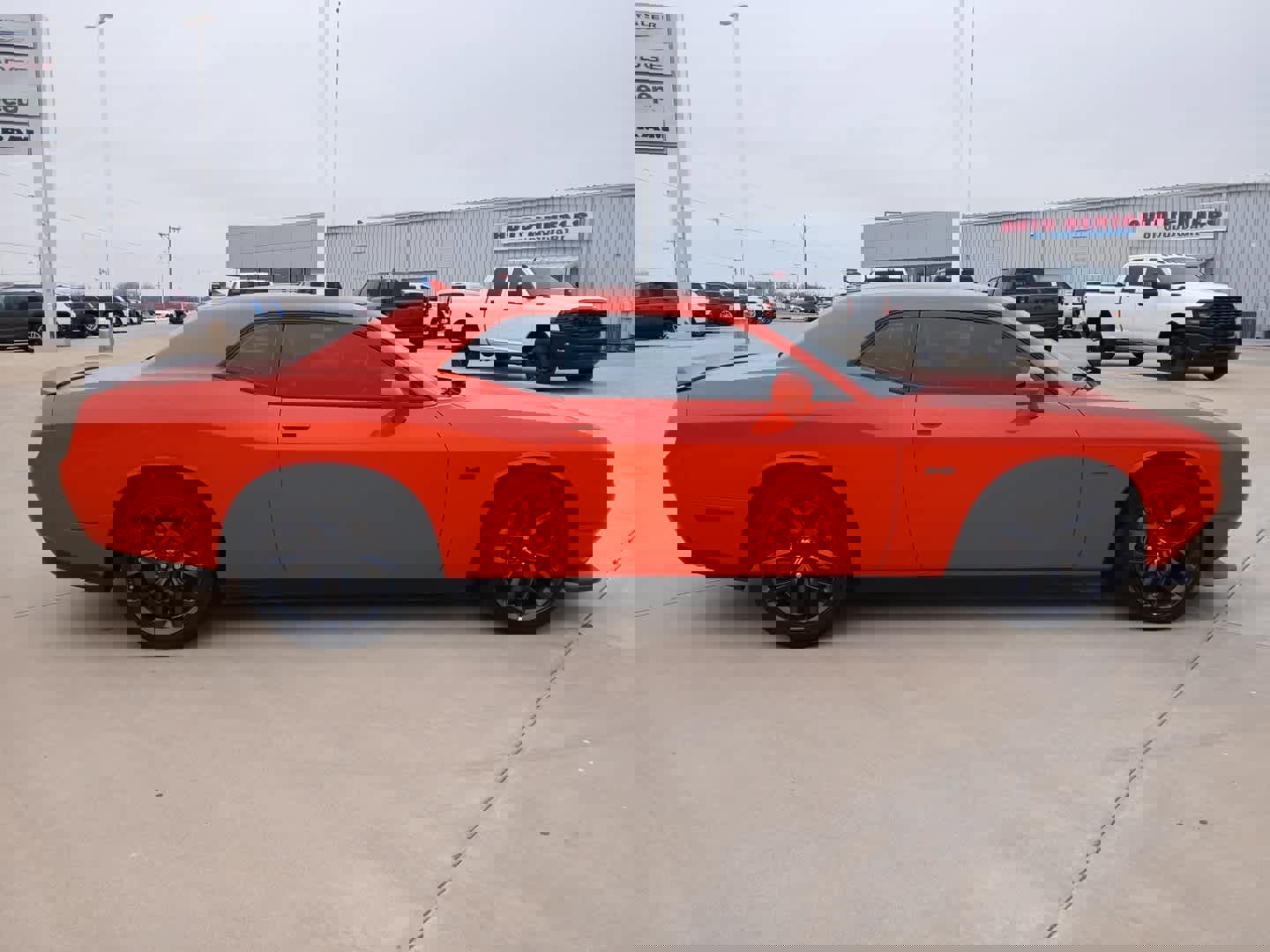 Used 2023 Dodge Challenger R/T w/ Plus Package image 7