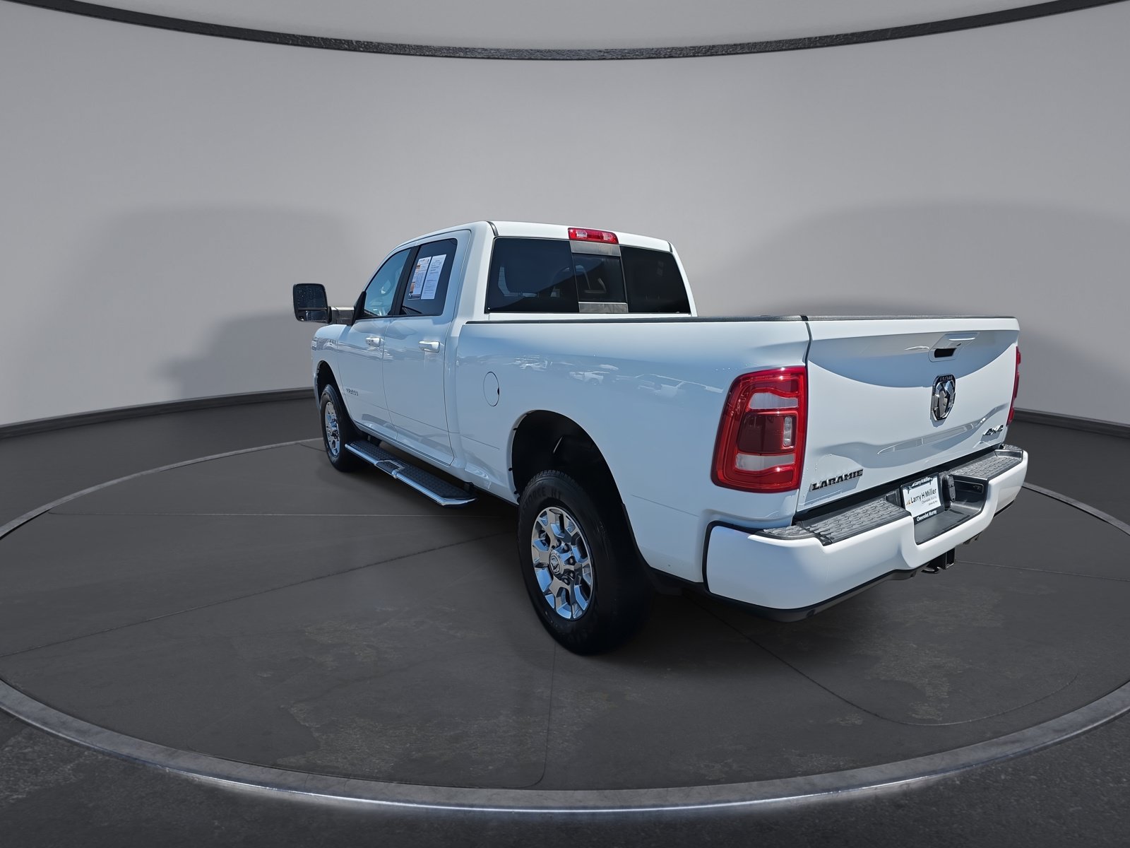 Used 2024 RAM 2500 Laramie AWD/4WD image 11
