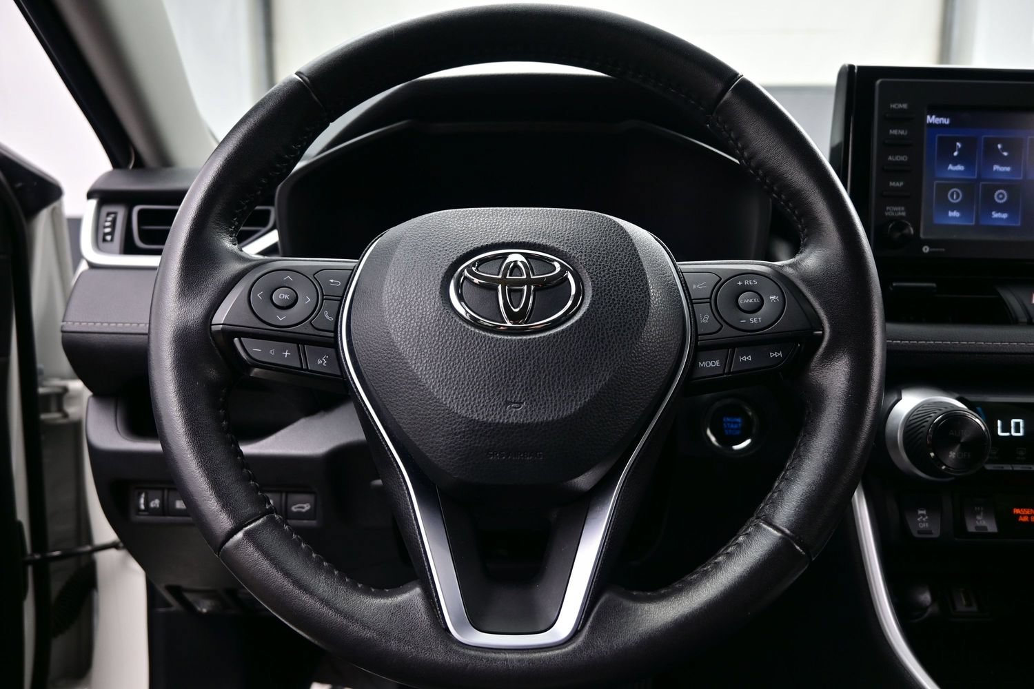 Used 2022 Toyota RAV4 XLE w/ Convenience Package AWD/4WD image 25