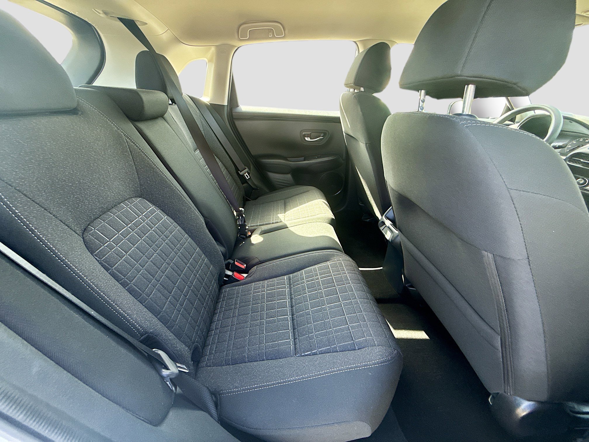 Certified 2025 Honda HR-V LX image 27