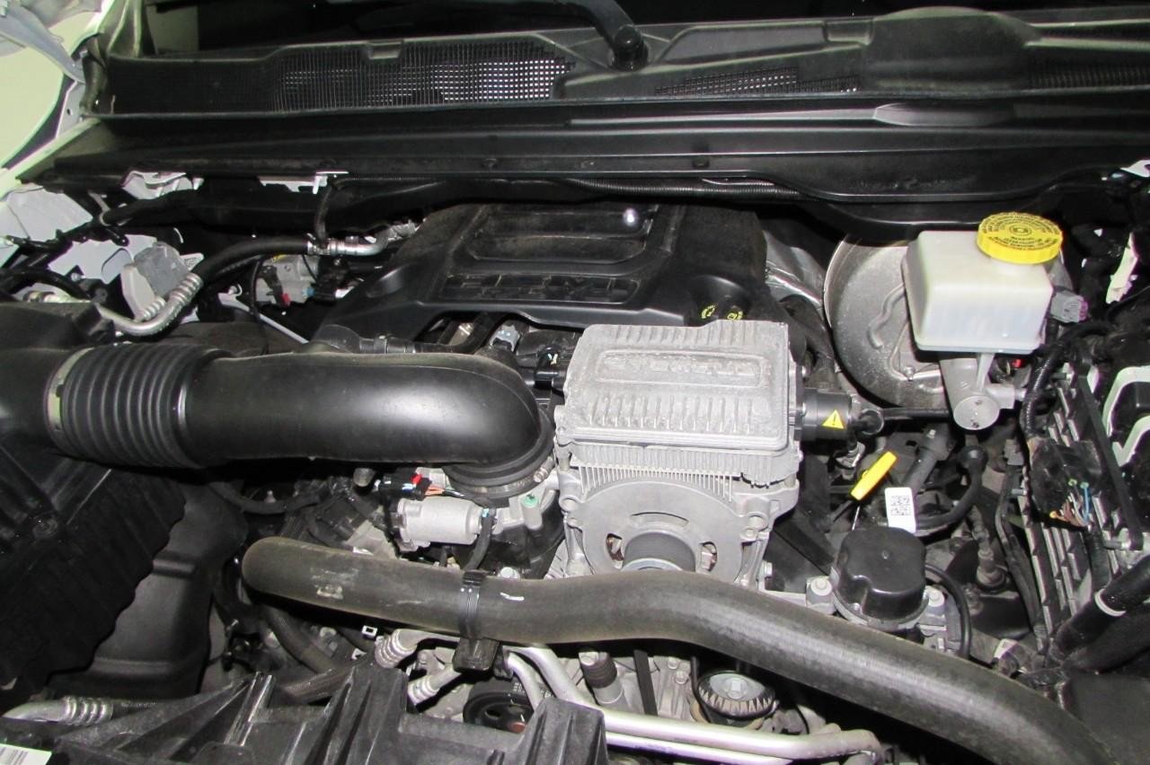 Used 2023 RAM 1500 Limited w/ Body Color Bumper Group AWD/4WD image 9