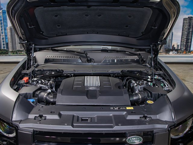 New 2025 Land Rover Defender 110 V8 image 5