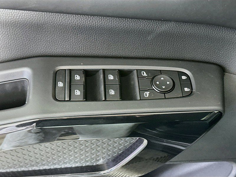 New 2026 Nissan Pathfinder SV w/ Cargo Package AWD/4WD image 18