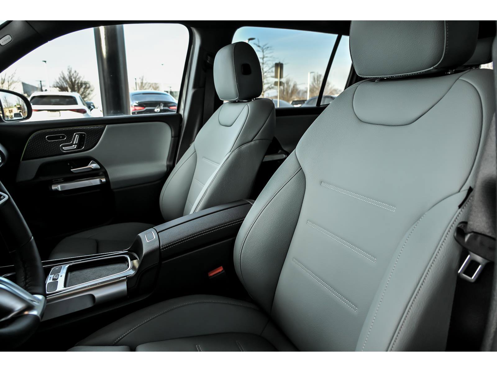 New 2026 Mercedes-Benz GLB 250 4MATIC image 7