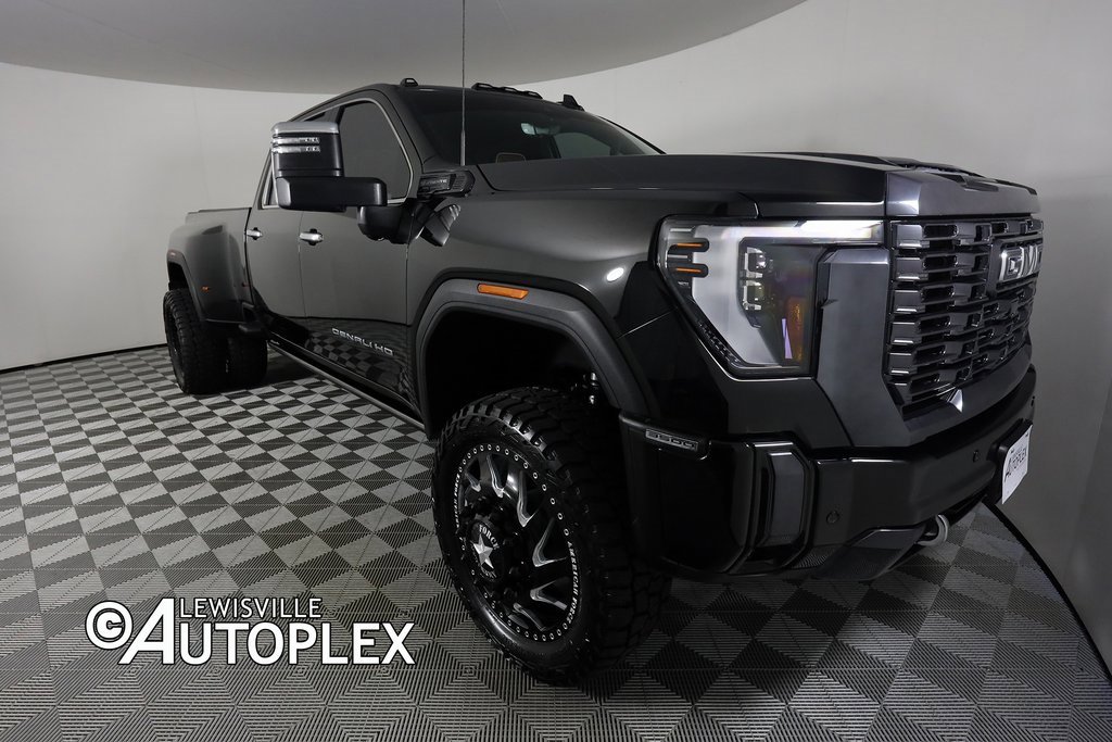 Used 2024 GMC Sierra 3500 Denali Ultimate image 3