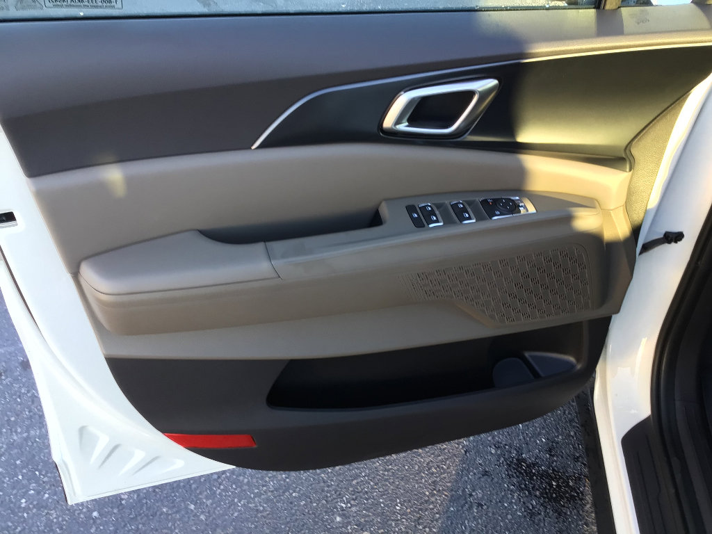 New 2026 Kia Carnival LX image 9