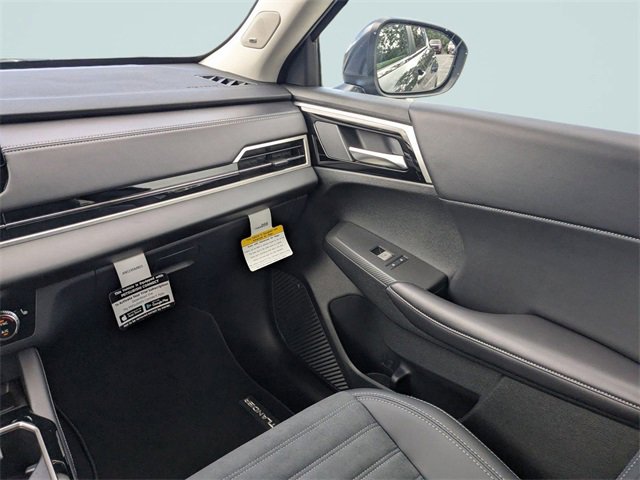 New 2025 Mitsubishi Outlander SE image 15