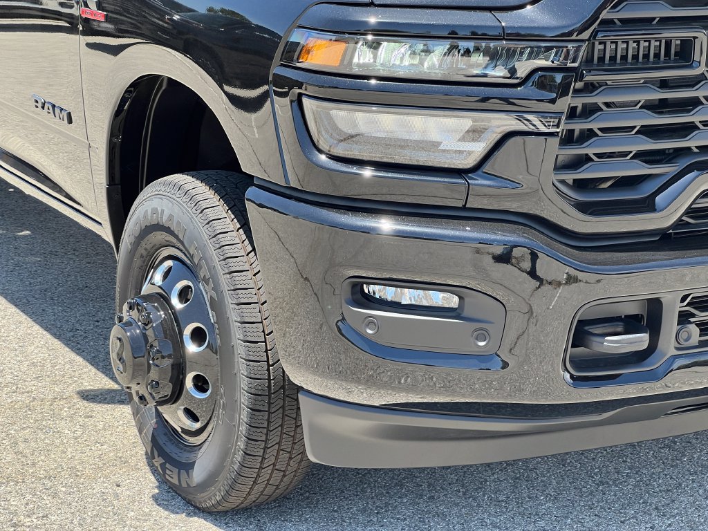 New 2026 RAM 3500 Big Horn AWD/4WD image 14