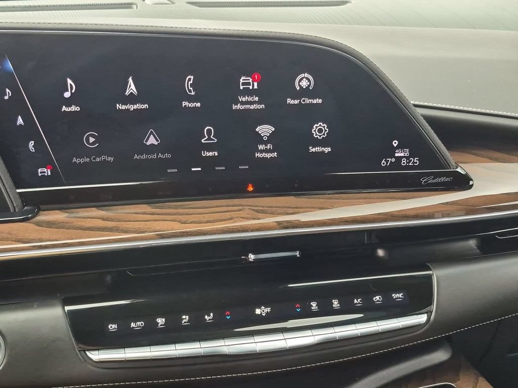 Used 2024 Cadillac Escalade Sport Platinum w/ LPO, ONYX Package AWD/4WD image 5