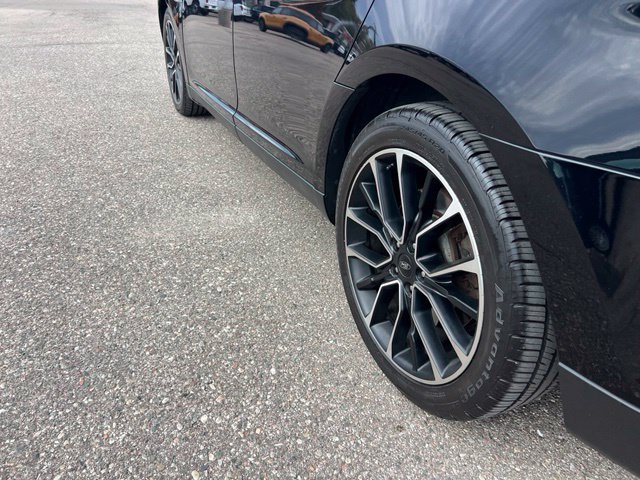 Certified 2018 Ford Taurus SHO AWD/4WD image 25