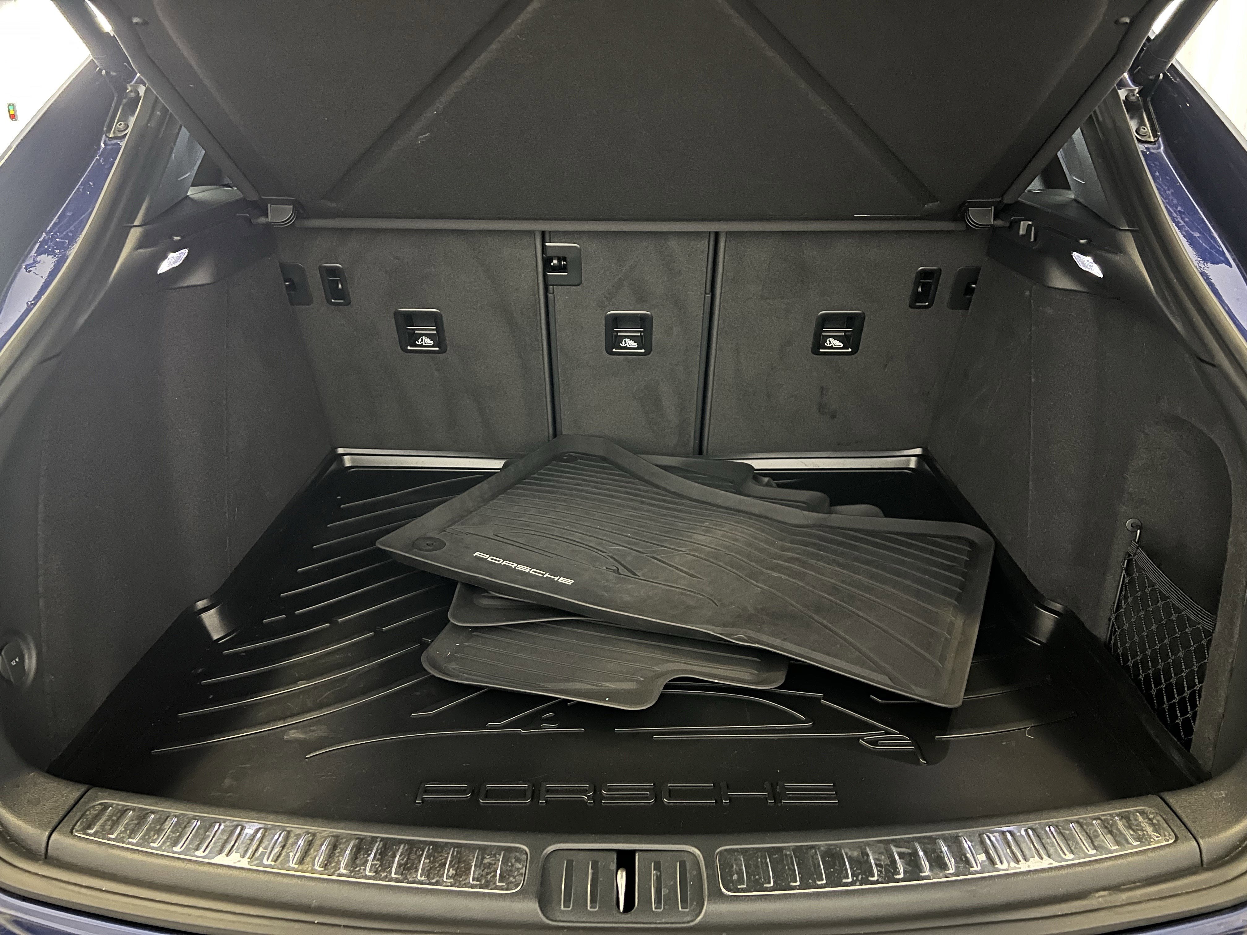 Certified 2023 Porsche Macan S image 28