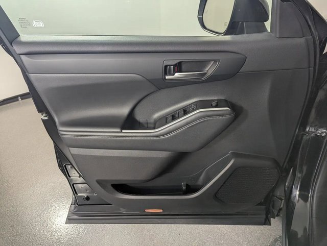 Used 2021 Toyota Highlander XSE image 13