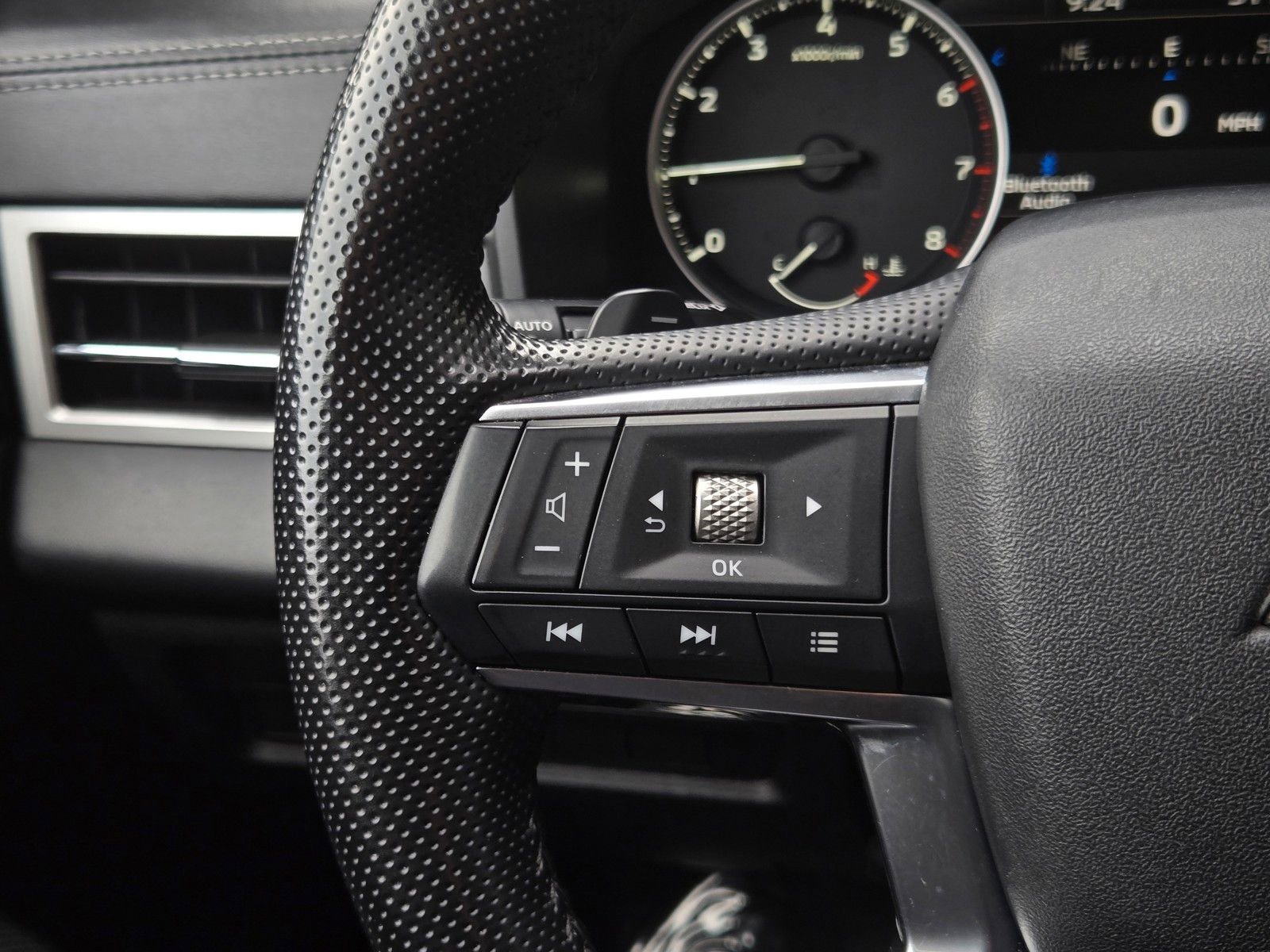 Used 2024 Mitsubishi Outlander SE Black Edition image 22