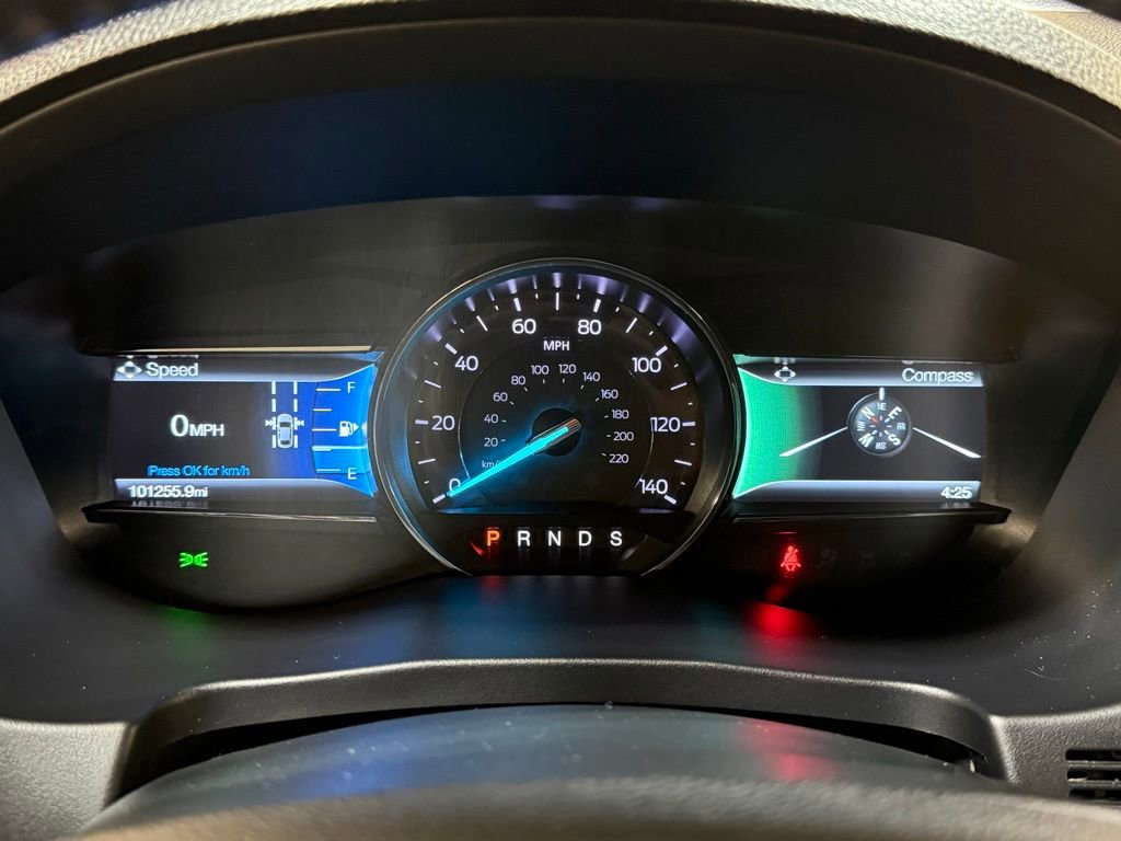 Used 2018 Ford Explorer XLT w/ Equipment Group 202A AWD/4WD image 8