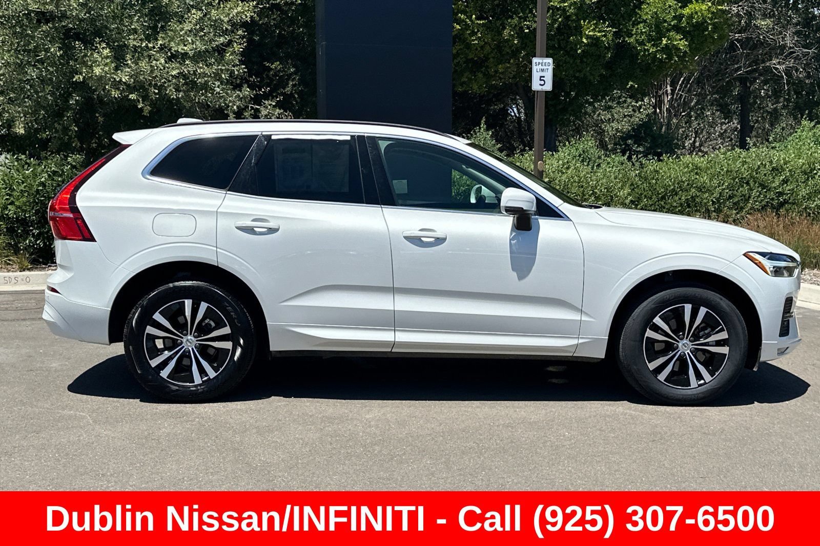 Used 2023 Volvo XC60 B5 Core w/ Protection Package Premier FWD image 3