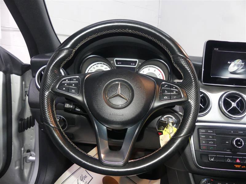 Used 2015 Mercedes-Benz CLA 250 4MATIC image 29
