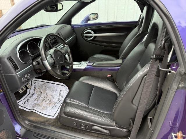 Used 2004 Chevrolet SSR w/ Preferred Equipment Group RWD image 15