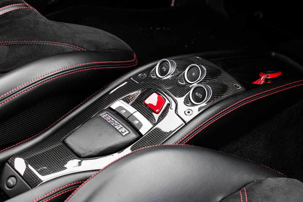 Used 2015 Ferrari 458 Italia Coupe RWD image 53