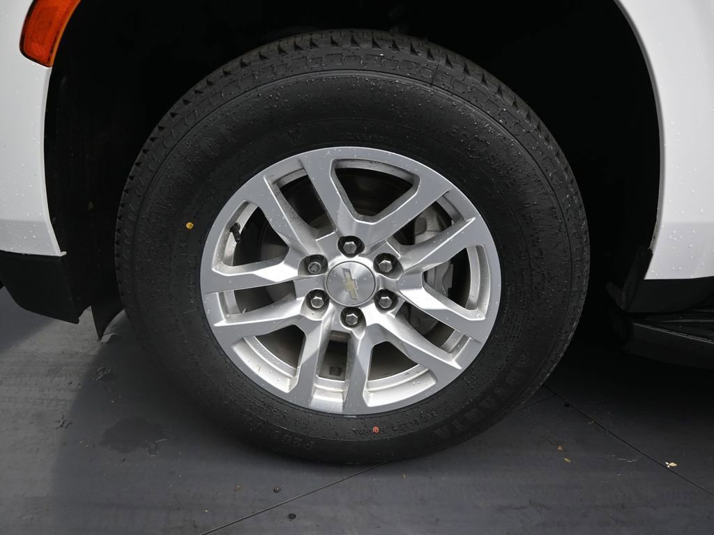 Used 2022 Chevrolet Suburban LS image 9