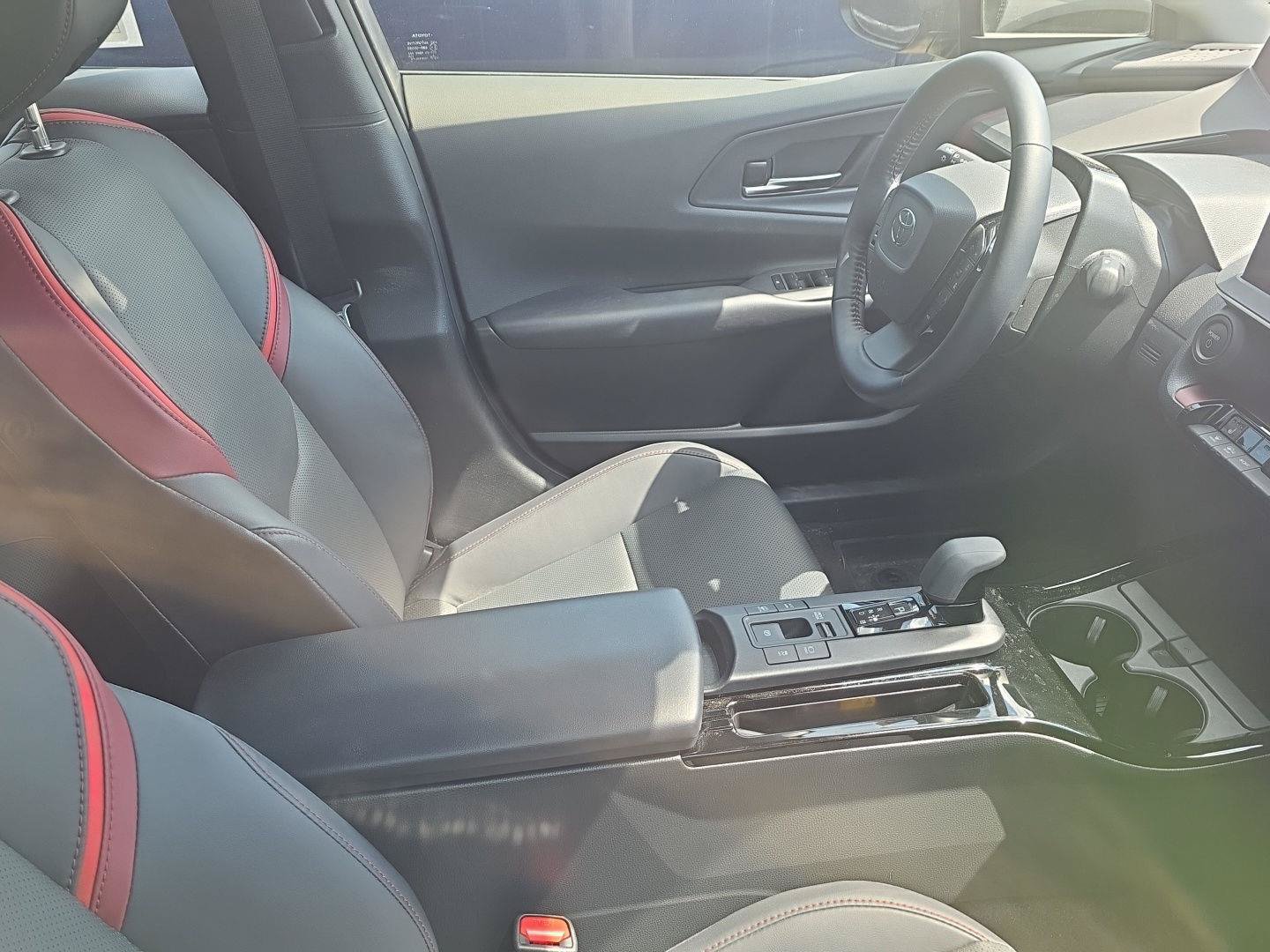 Used 2023 Toyota Prius Prime FWD image 9