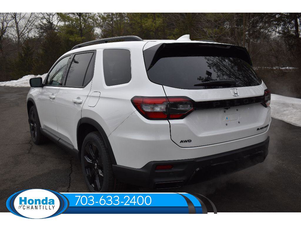 New 2026 Honda Pilot Black Edition image 5