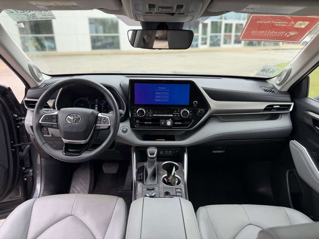 Used 2023 Toyota Highlander Limited AWD/4WD image 8