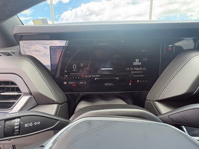 Used 2025 GMC Yukon Denali AWD/4WD image 18