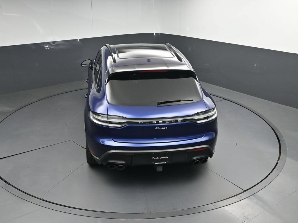 Used 2025 Porsche Macan AWD/4WD image 36