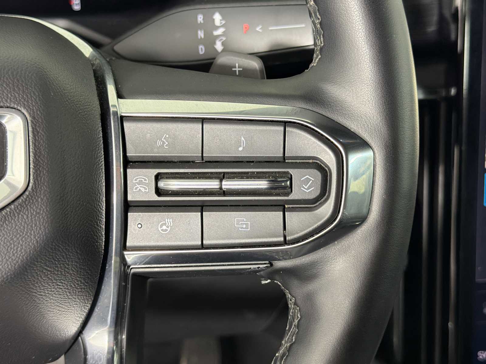 Used 2024 GMC Acadia Elevation image 27