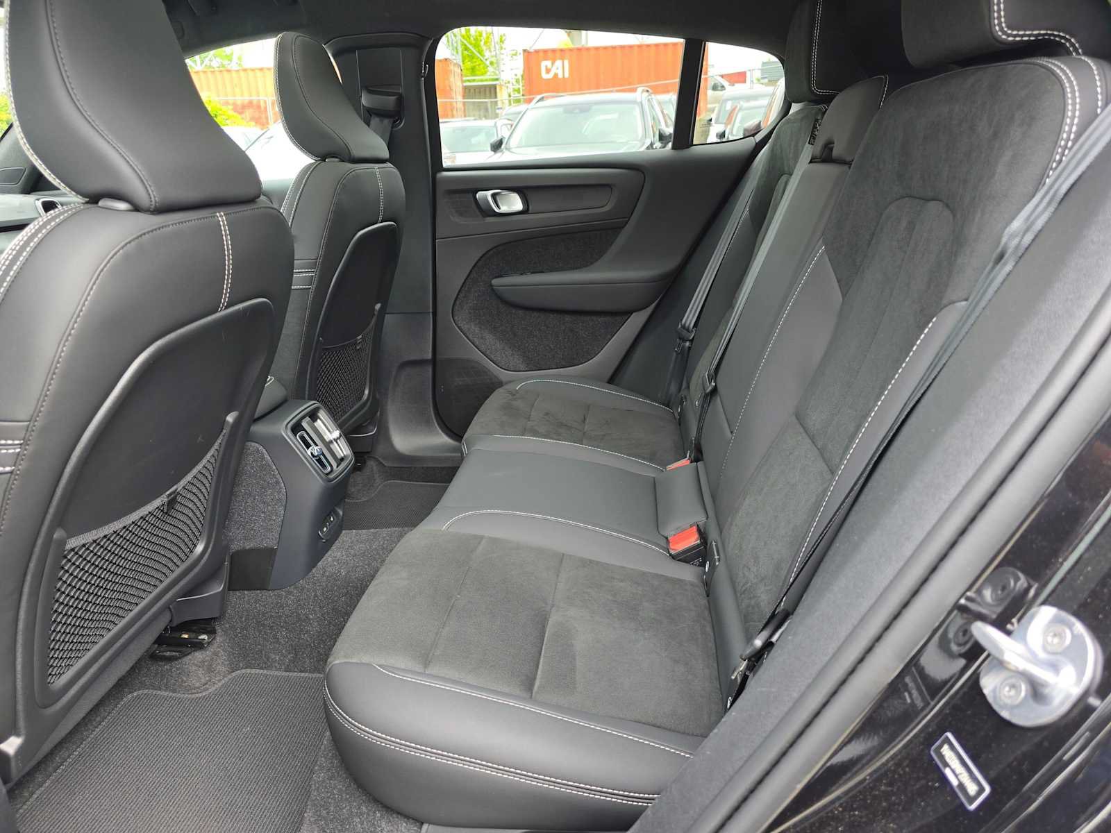 Certified 2023 Volvo C40 P8 Recharge Ultimate w/ Protection Package Premier AWD/4WD image 16