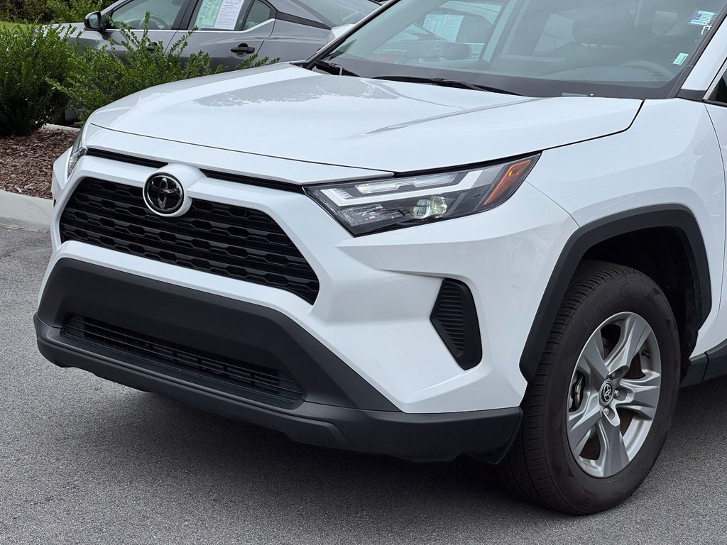 Used 2025 Toyota RAV4 XLE FWD image 29