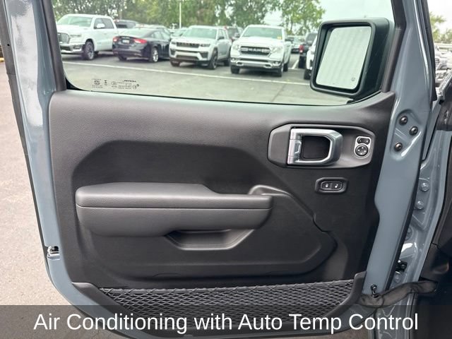 New 2026 Jeep Gladiator Sport AWD/4WD image 10