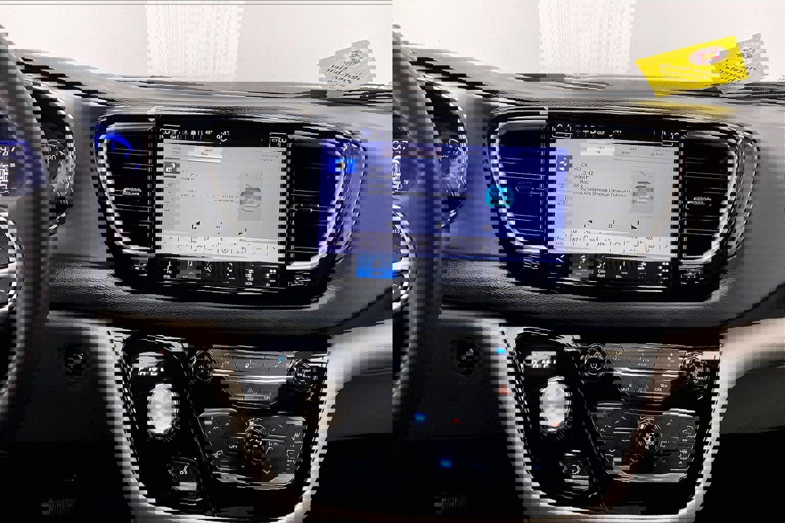 Used 2022 Chrysler Pacifica Touring-L image 5