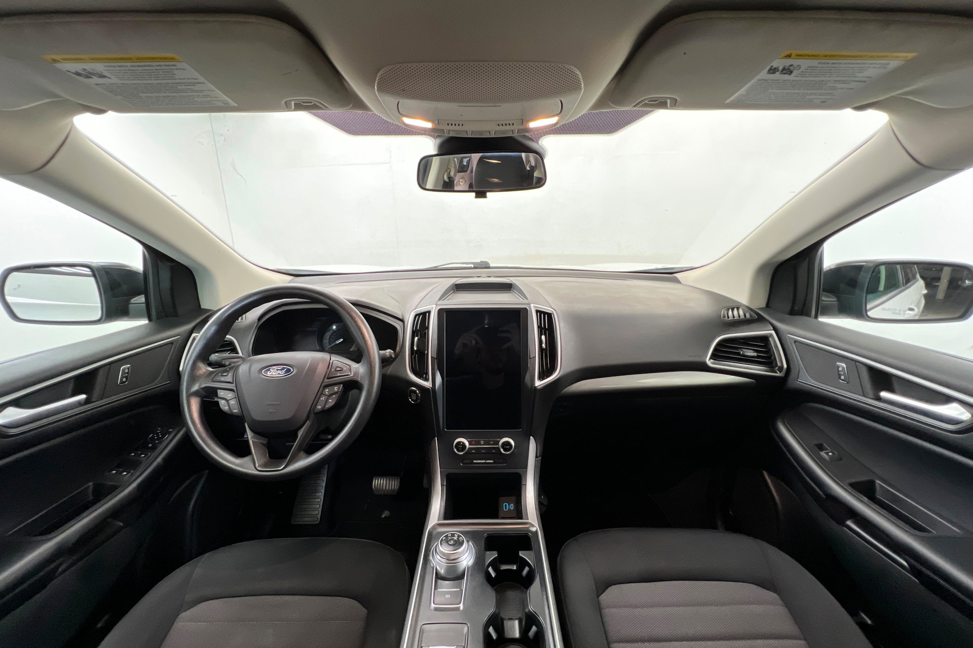 Used 2022 Ford Edge SE w/ Black Appearance Package image 9