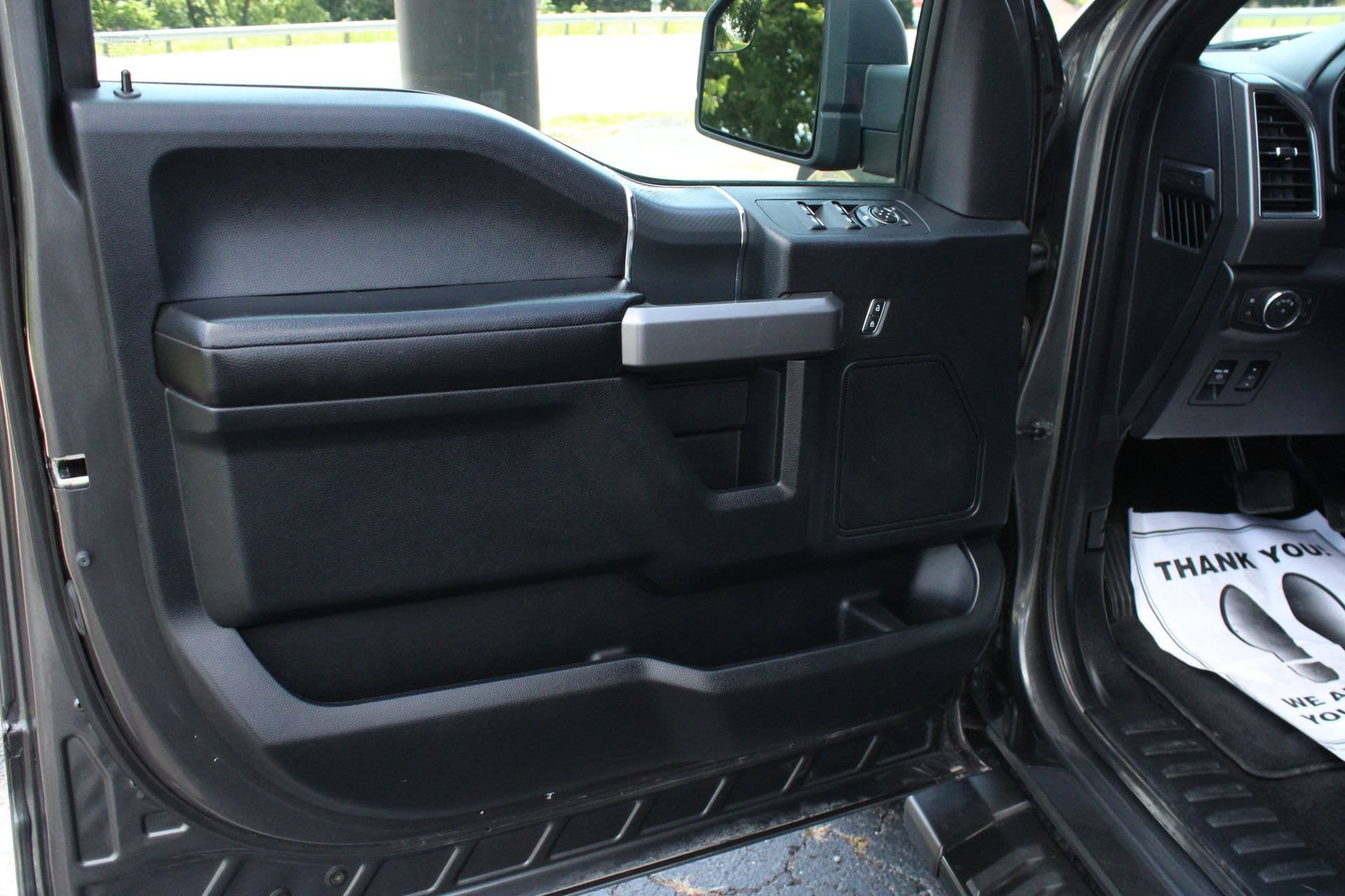 Used 2019 Ford F150 XLT w/ Equipment Group 302A Luxury AWD/4WD image 14
