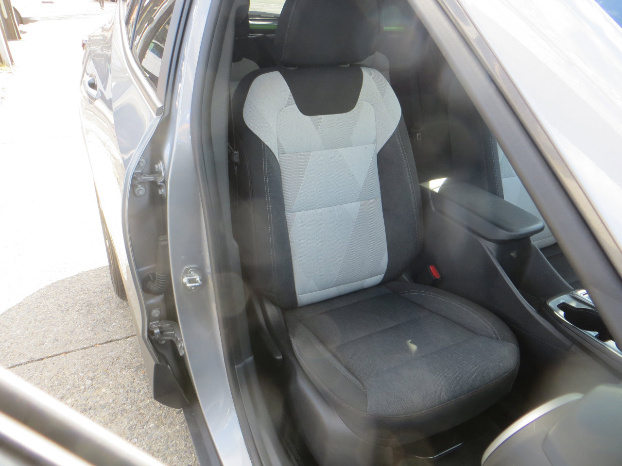 Used 2024 Chevrolet Trax RS w/ Driver Confidence Package image 24