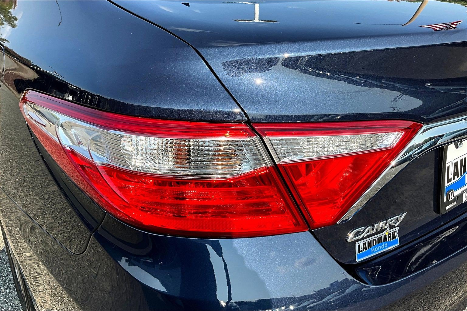 Used 2015 Toyota Camry XLE w/ Moonroof Package FWD image 32