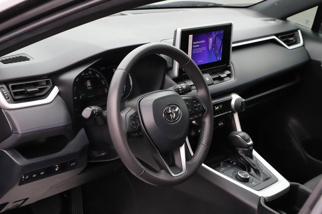 Used 2023 Toyota RAV4 SE image 13